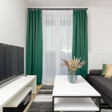 Radzyminska East By Renters 호텔 *