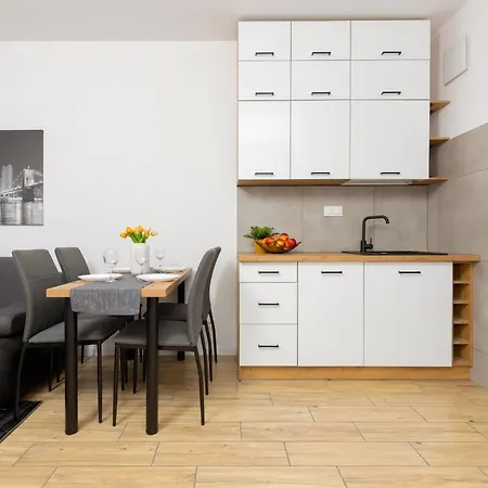 Hotel Radzyminska East By Renters *